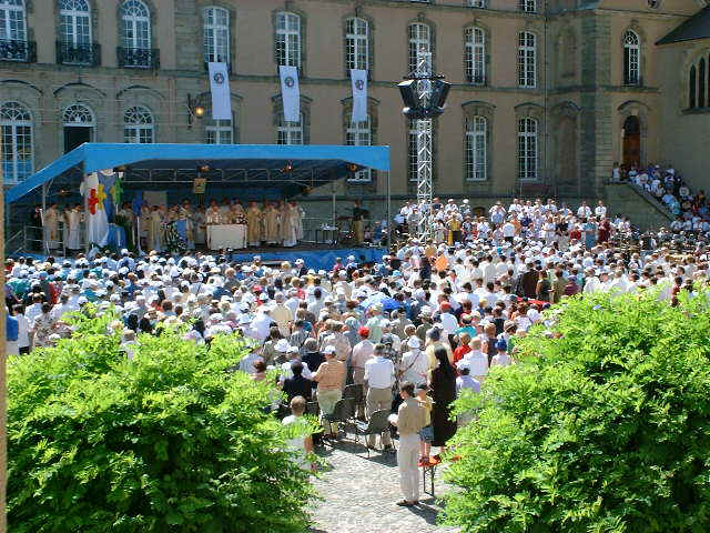 dscf0003.jpg (88101 bytes)